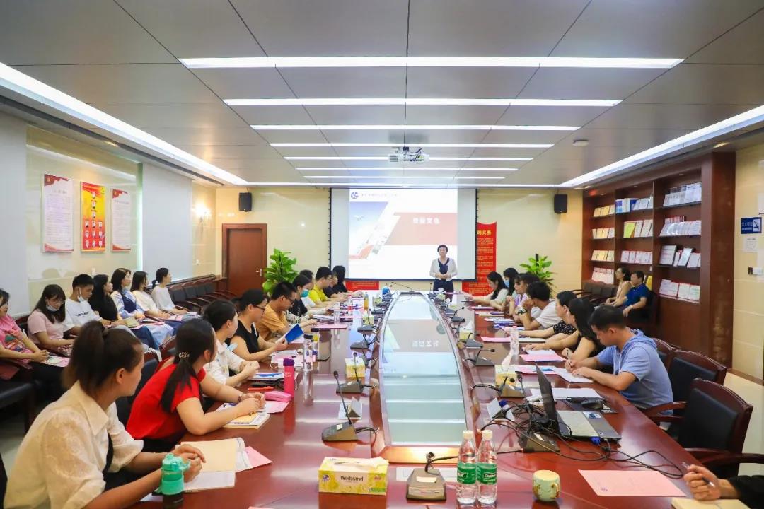 “新老师，你好！”“携创，你好！”