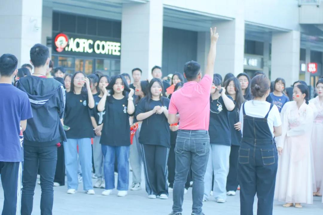 青春少年正当时，努力莫负好韶华