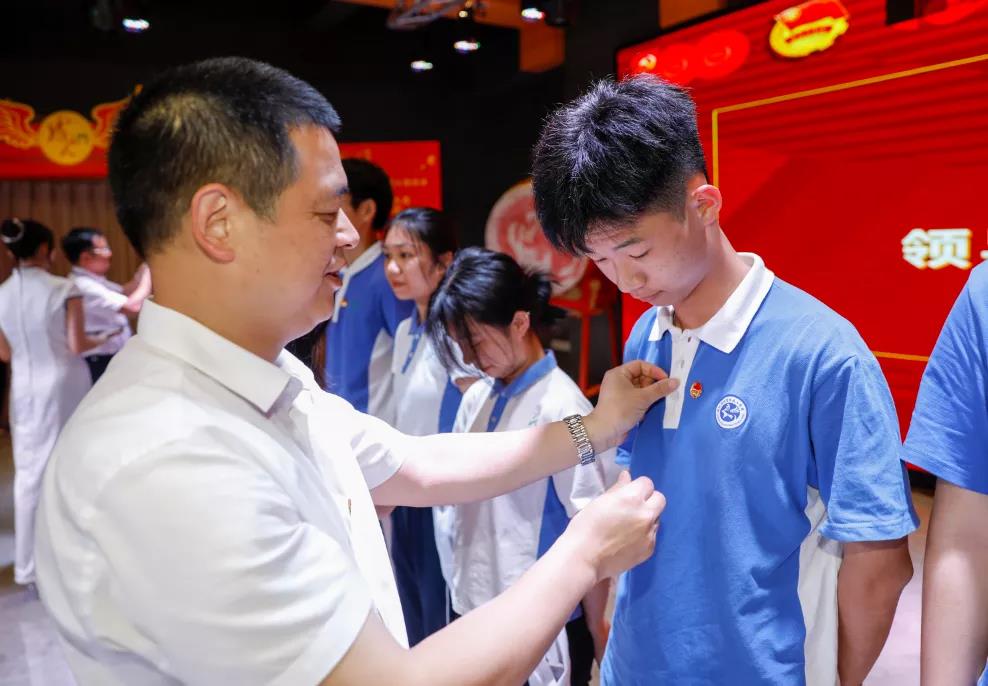 今天，我十八了！来看看横岗成人礼......