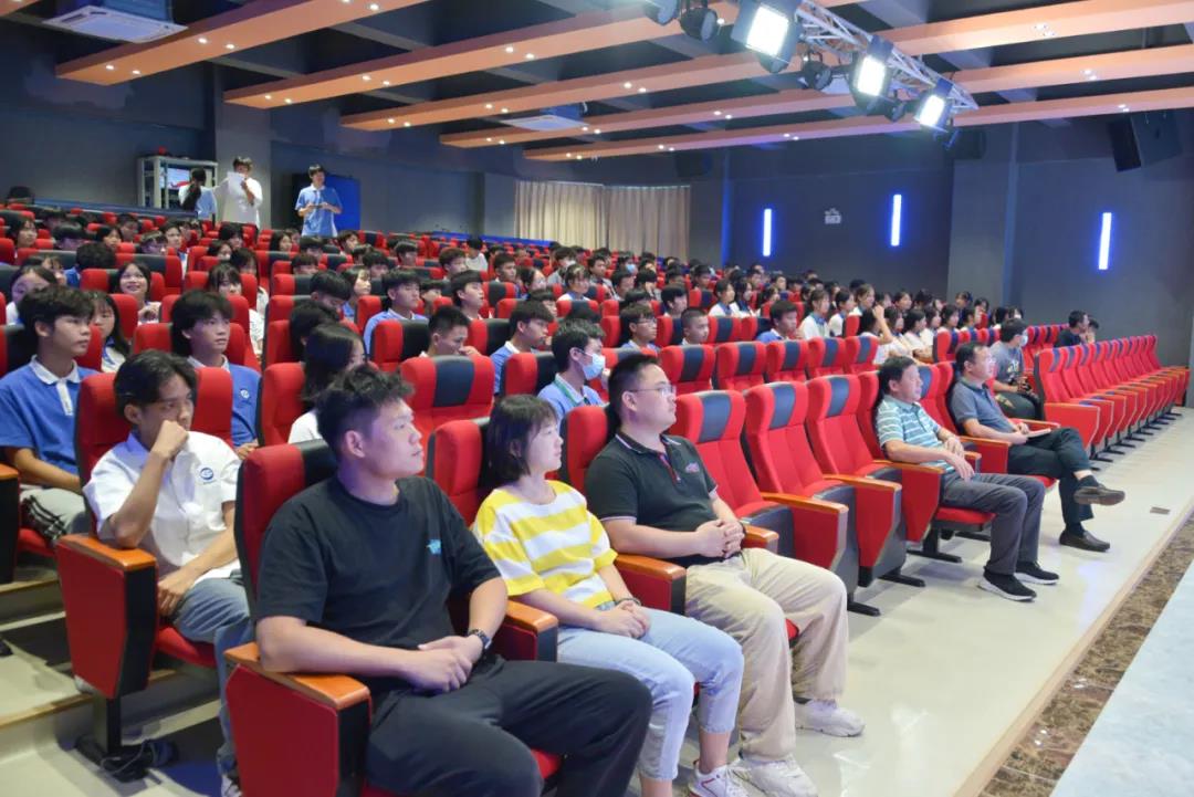 爱心基金，点亮未来--