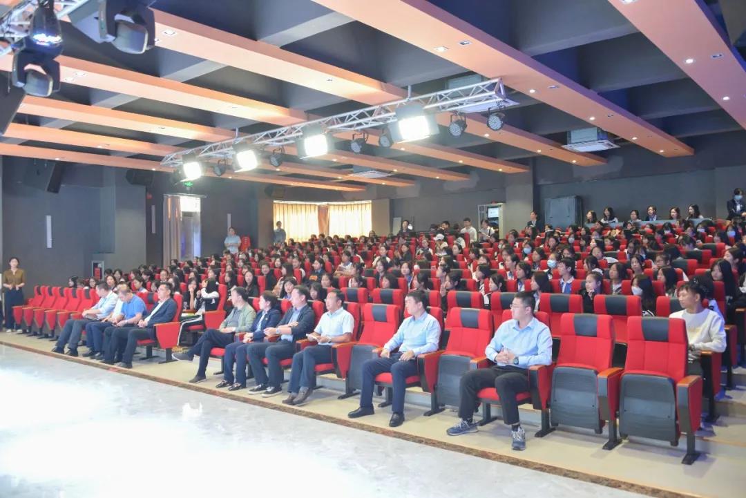 “那就再弹20分钟！我们还想听！”