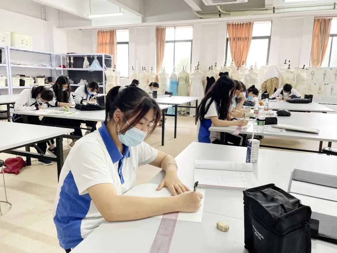 总有一款打动你！国潮时尚设计闪亮携创技能节