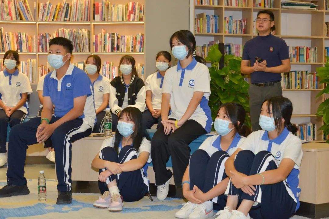 乐曲之中品幸福 深圳携创高技举办校长读书会