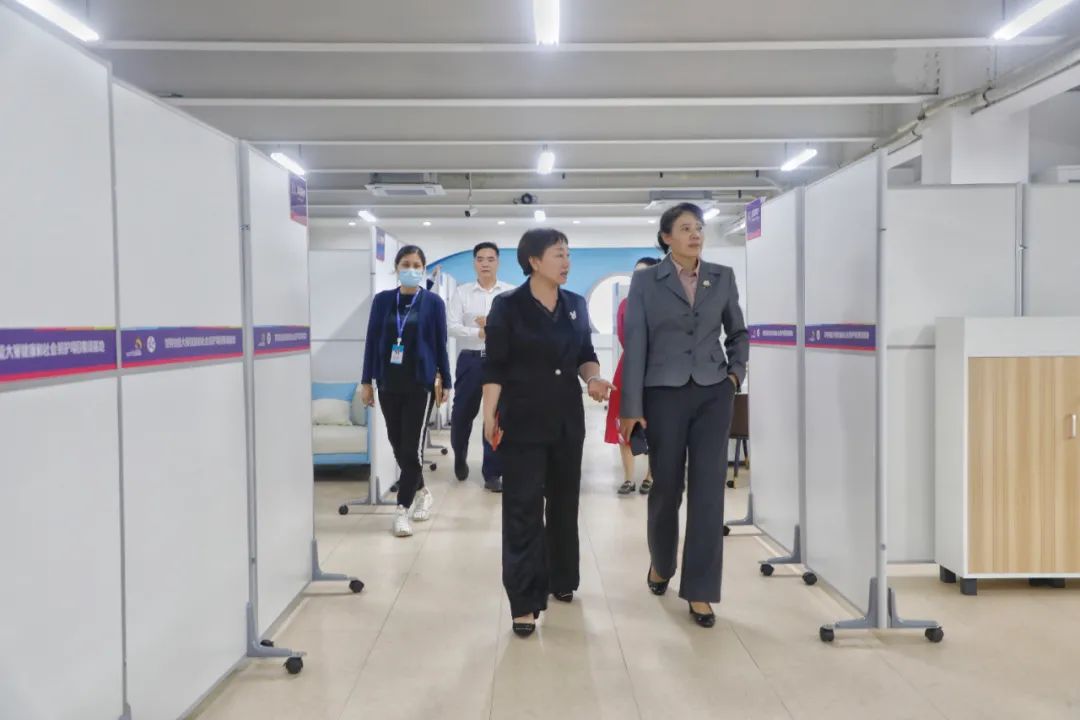 市人社局高东春副局长率队到我校调研指导工作