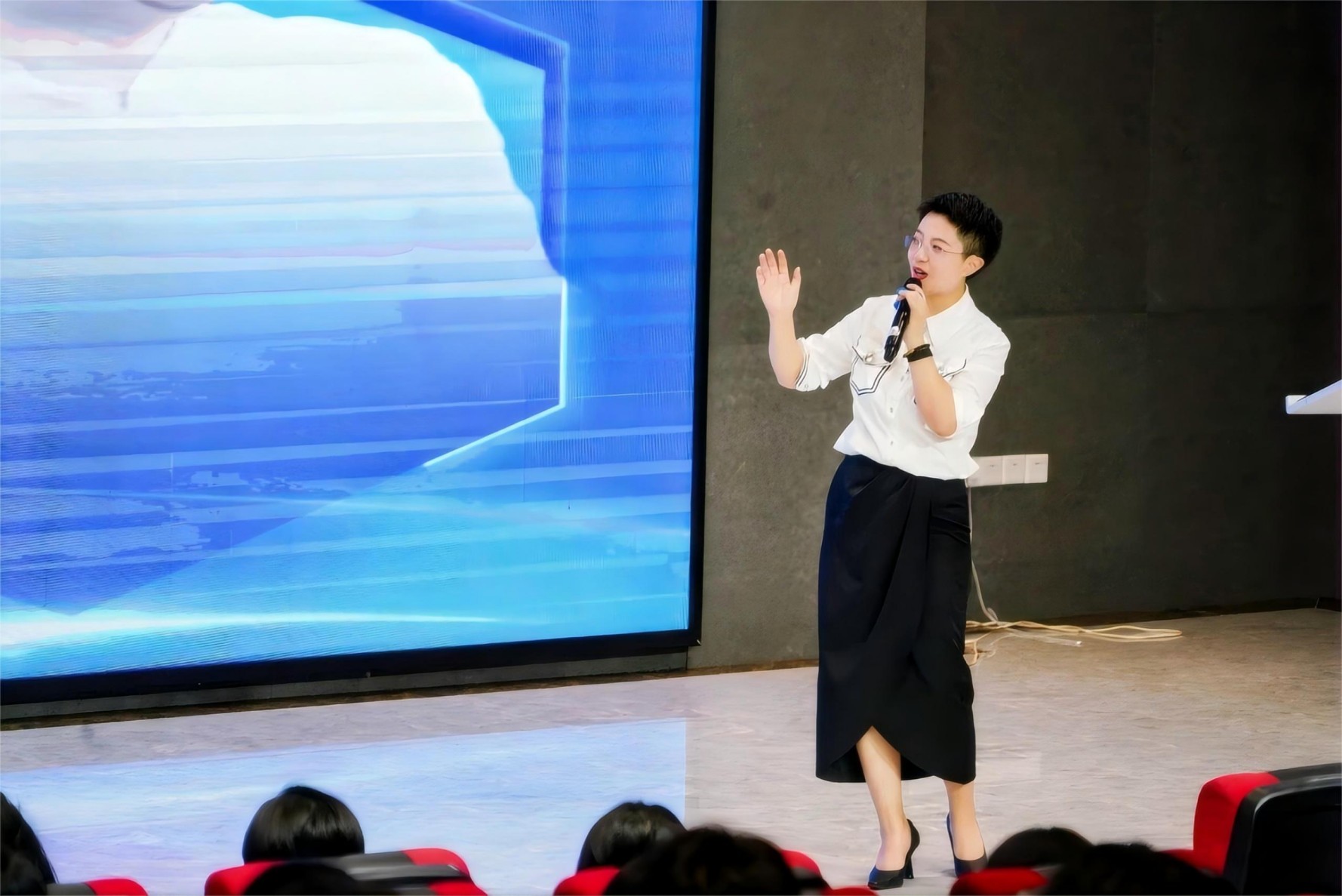 微信图片_2025-09-19_002607_570.jpg